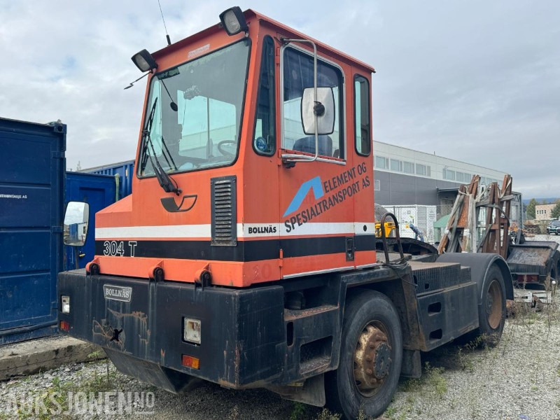 BOLLNAS 304T terminaltraktor / Rep.objekt - Construction equipment: picture 1 BOLLNAS 304T terminaltraktor / Rep.objekt - Construction equipment: picture 1