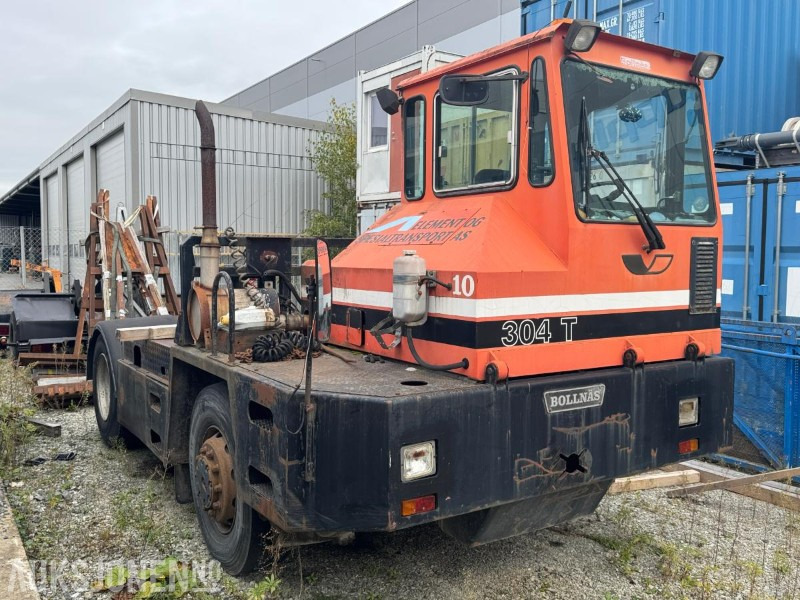 BOLLNAS 304T terminaltraktor / Rep.objekt - Construction equipment: picture 5 BOLLNAS 304T terminaltraktor / Rep.objekt - Construction equipment: picture 5