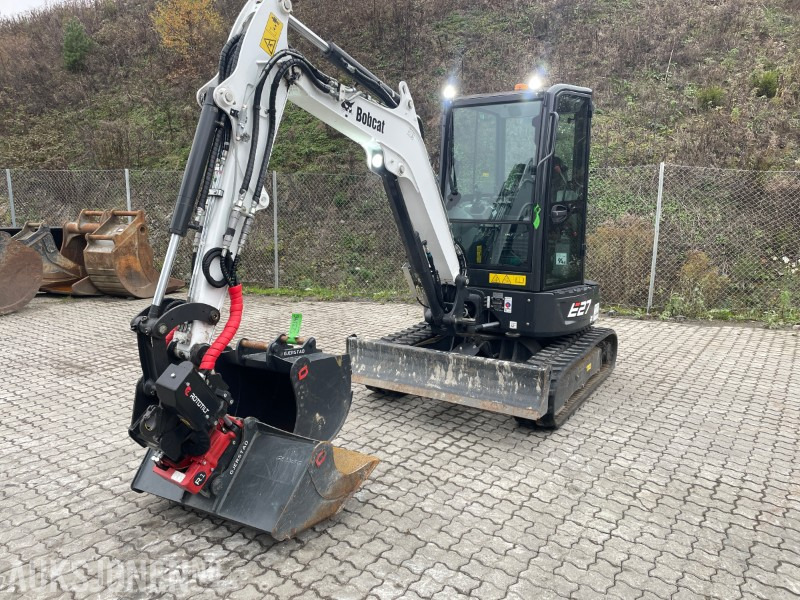 Bobcat E27 Rototilt R1, Graveskuff, fast pusseskuff - Mini excavator: picture 1 Bobcat E27 Rototilt R1, Graveskuff, fast pusseskuff - Mini excavator: picture 1