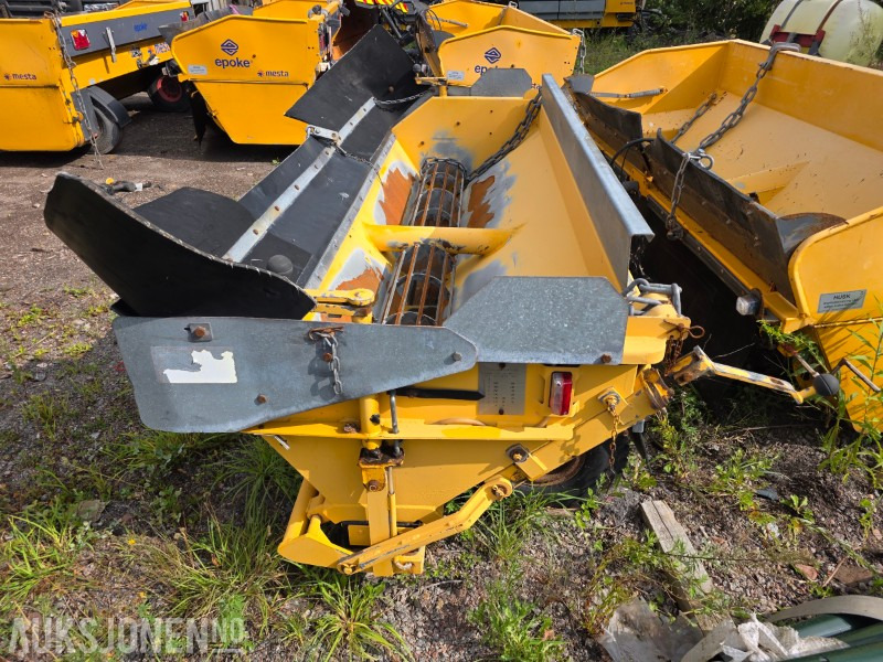 Falköping Falköping LB 1000 BLU Etterhengende Strøapparat - Construction equipment: picture 2 Falköping Falköping LB 1000 BLU Etterhengende Strøapparat - Construction equipment: picture 2