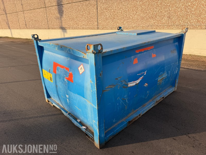 Fuel Proof dieseltank 3000L med lokk og tilkoblinger - Construction equipment: picture 4 Fuel Proof dieseltank 3000L med lokk og tilkoblinger - Construction equipment: picture 4