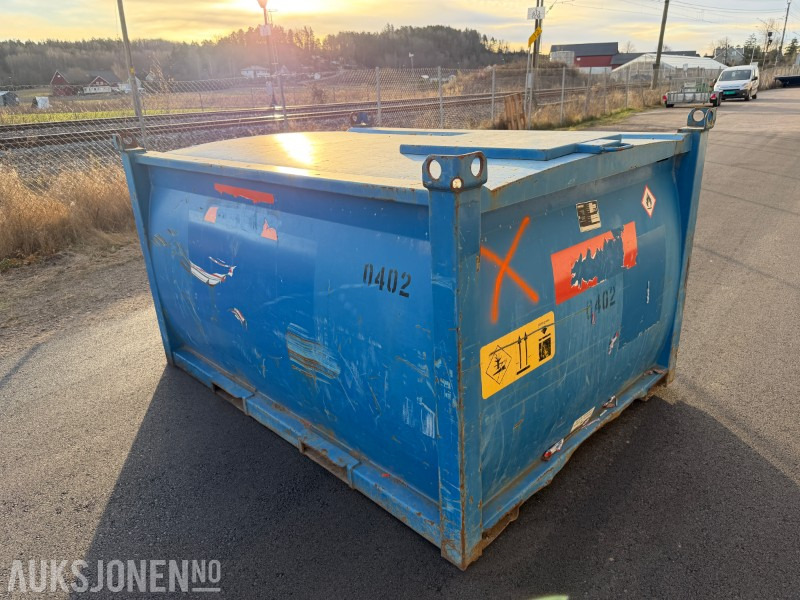 Fuel Proof dieseltank 3000L med lokk og tilkoblinger - Construction equipment: picture 3 Fuel Proof dieseltank 3000L med lokk og tilkoblinger - Construction equipment: picture 3