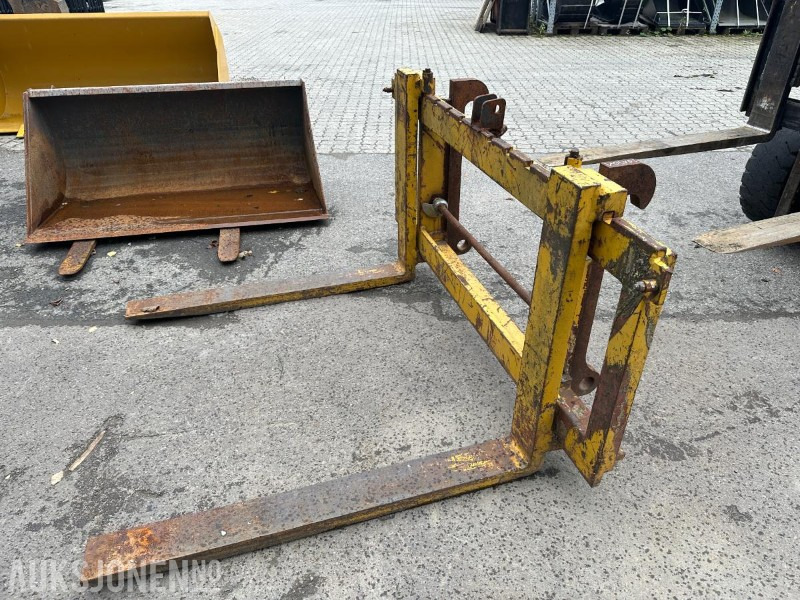 Gjerstad, Volvo Store BM Pallegaffel, Passer L-50 til L-120 - Construction equipment: picture 5 Gjerstad, Volvo Store BM Pallegaffel, Passer L-50 til L-120 - Construction equipment: picture 5