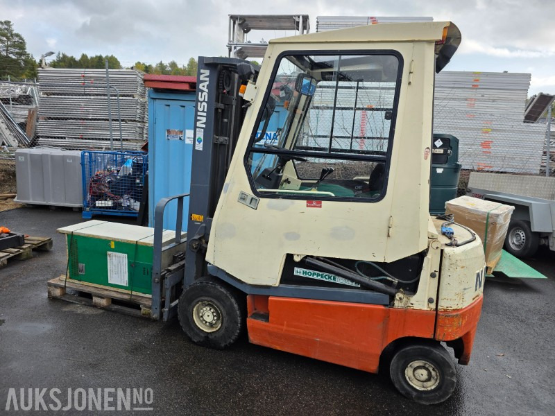 1998 Nissan Q02L25U truck 2,5 T - Material handling equipment: picture 4 1998 Nissan Q02L25U truck 2,5 T - Material handling equipment: picture 4