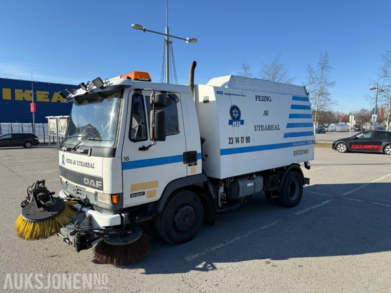 1997 DAF 45 180 TI feiebil, tilhengerfeste, nytt sug, kamera, ekstralys - Municipal/ Special vehicle: picture 1 1997 DAF 45 180 TI feiebil, tilhengerfeste, nytt sug, kamera, ekstralys - Municipal/ Special vehicle: picture 1