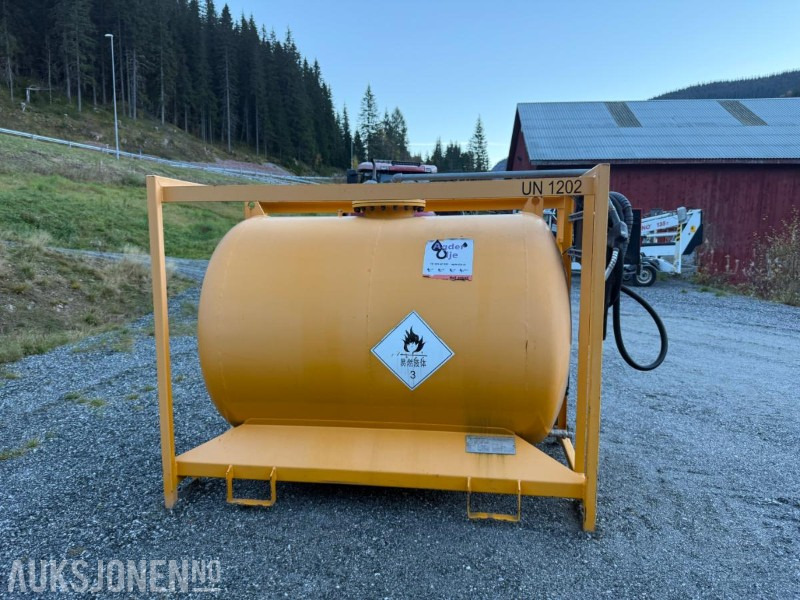 Silwer DT 2500l Double wall dieseltank - Construction equipment: picture 4 Silwer DT 2500l Double wall dieseltank - Construction equipment: picture 4