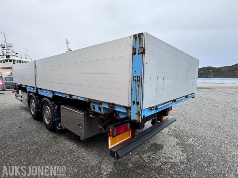 2002 Goebel & Sohn Containerchassi / Boggi kjerre med Kögel ER 74 Vekselflak med aluminiumskarmer - Supersingel hjul - Trailer: picture 4 2002 Goebel & Sohn Containerchassi / Boggi kjerre med Kögel ER 74 Vekselflak med aluminiumskarmer - Supersingel hjul - Trailer: picture 4