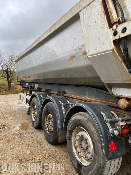 2007 Carnehl Tippsemi - Trailer: picture 5 2007 Carnehl Tippsemi - Trailer: picture 5