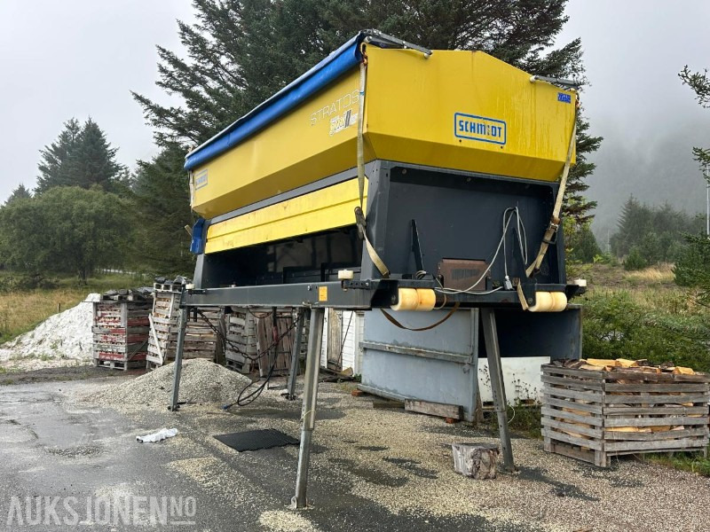 2015 Schmidt Stratos B90 sand/salt spreder lastebilmontert - 9 m3 kapasitet - Truck: picture 3 2015 Schmidt Stratos B90 sand/salt spreder lastebilmontert - 9 m3 kapasitet - Truck: picture 3