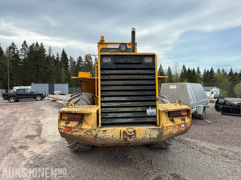 Volvo L120 Hjullaster - 4x4 - Gjerstad 2900L skuff - Nylig byttet dekk - Vekt montert - Wheel loader: picture 5 Volvo L120 Hjullaster - 4x4 - Gjerstad 2900L skuff - Nylig byttet dekk - Vekt montert - Wheel loader: picture 5
