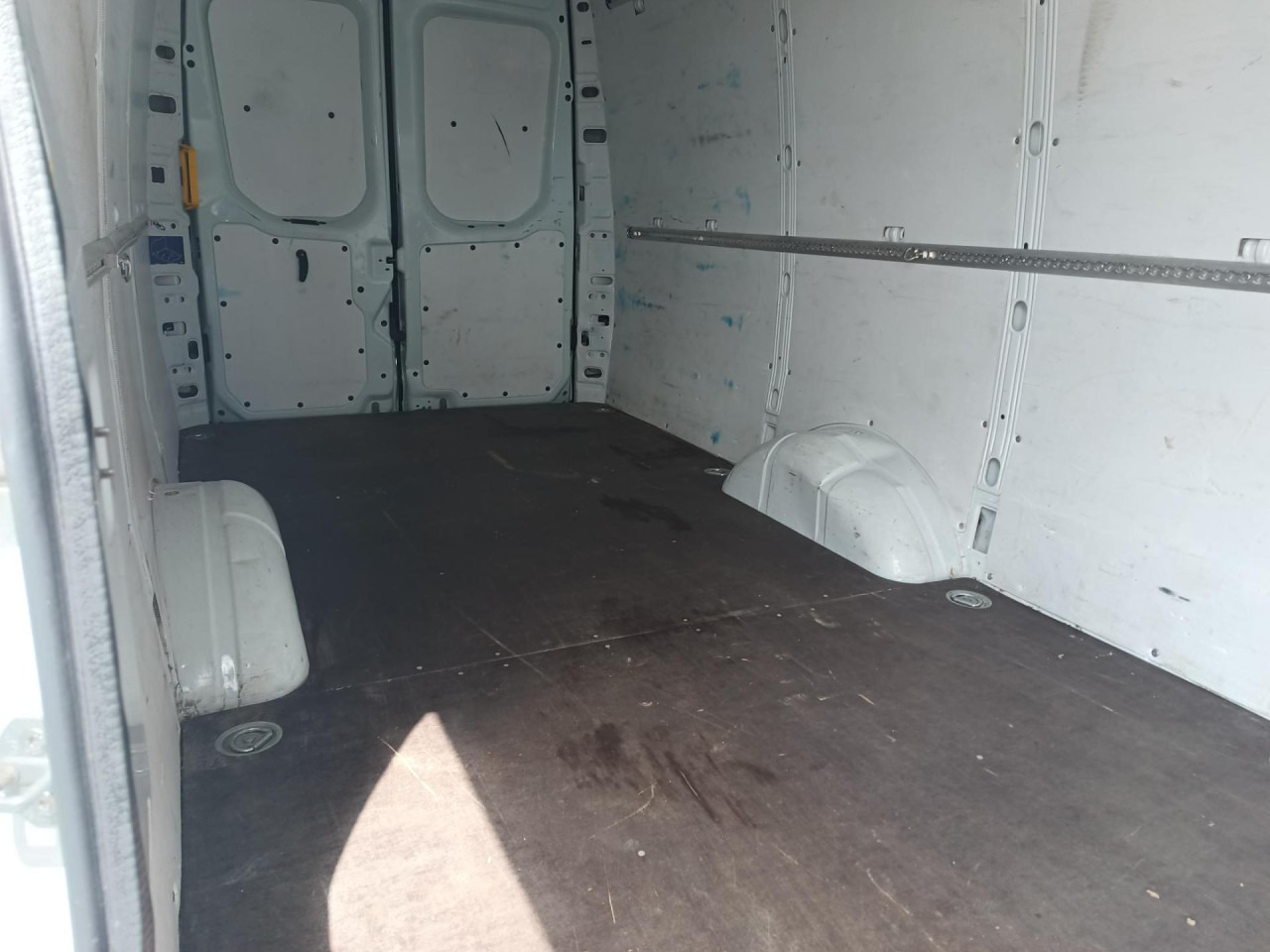 Panel van IVECO Daily 35S16V: picture 11