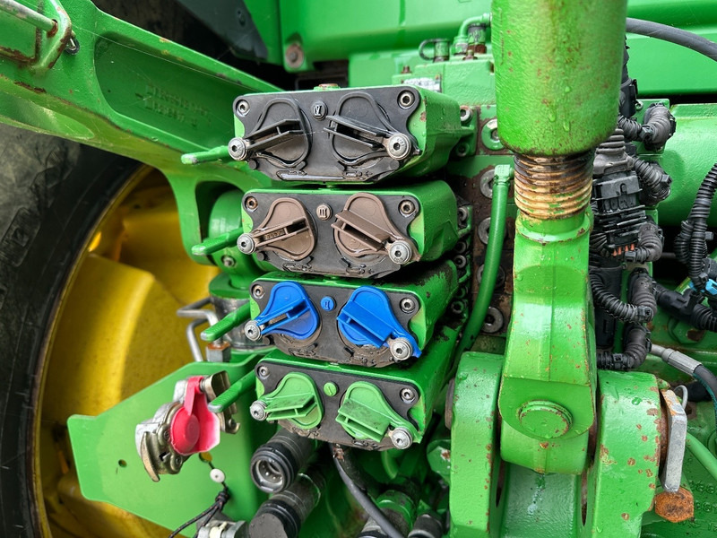 Farm tractor John Deere 8335R AutoPower: picture 20