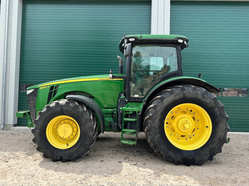 John Deere 8335R AutoPower - Farm tractor: picture 3 John Deere 8335R AutoPower - Farm tractor: picture 3