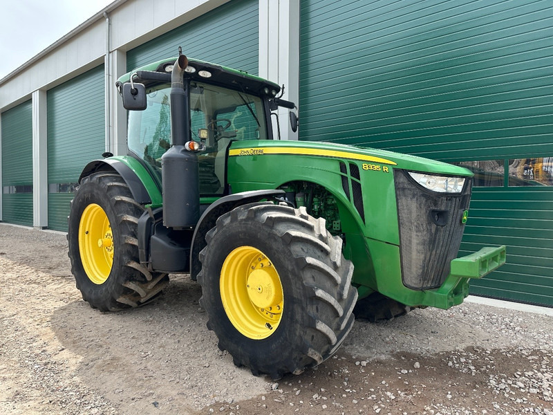 John Deere 8335R AutoPower - Farm tractor: picture 2 John Deere 8335R AutoPower - Farm tractor: picture 2