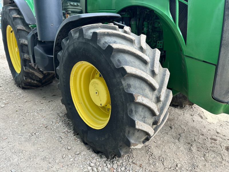 Farm tractor John Deere 8335R AutoPower: picture 10