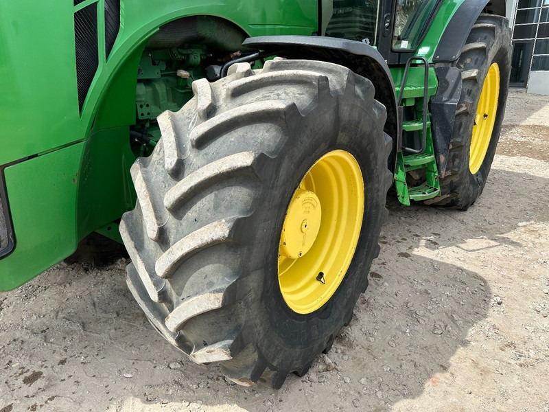 Farm tractor John Deere 8335R AutoPower: picture 9