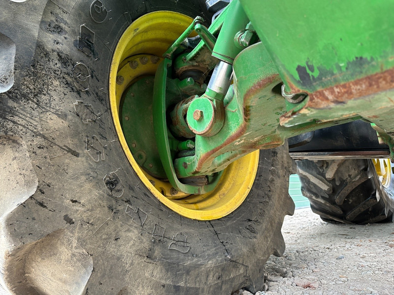 Farm tractor John Deere 8335R AutoPower: picture 12