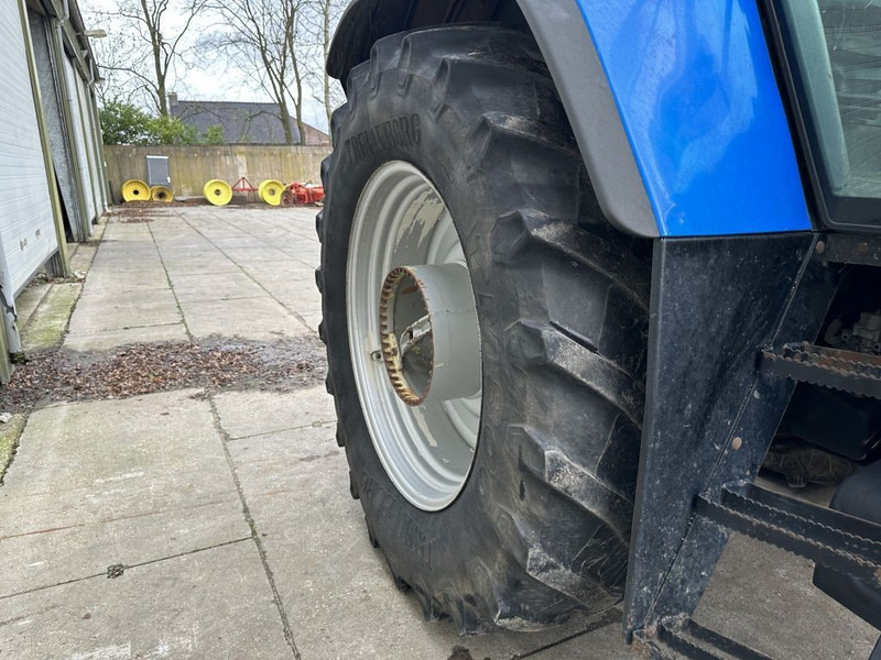 Farm tractor New Holland TVT 195 Dutch registration: picture 12