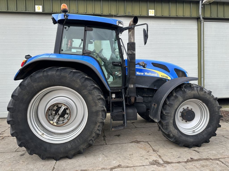 Farm tractor New Holland TVT 195 Dutch registration: picture 6