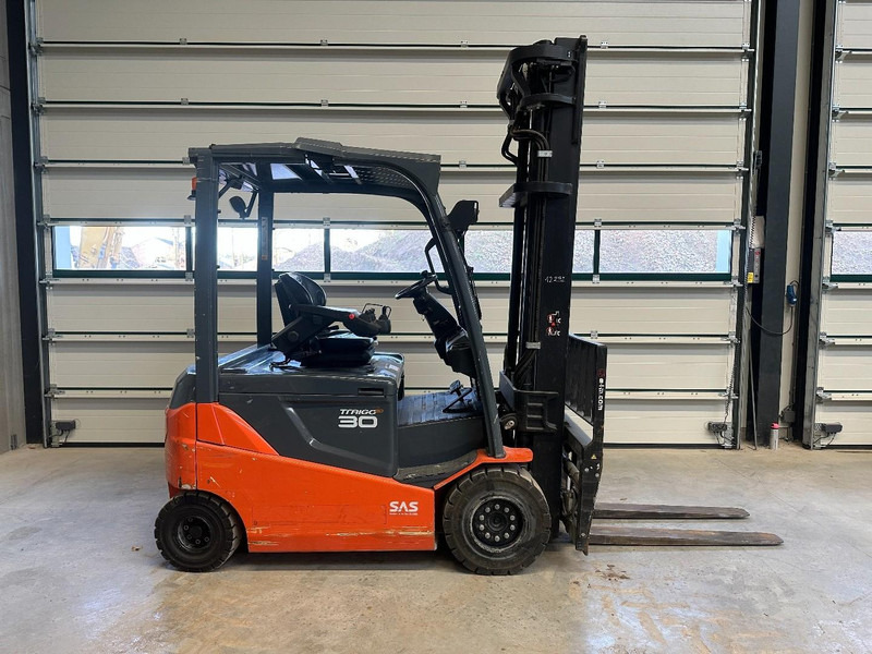 Toyota 8 FBMKT 30 3 ton lifting capacity - Electric forklift: picture 4 Toyota 8 FBMKT 30 3 ton lifting capacity - Electric forklift: picture 4