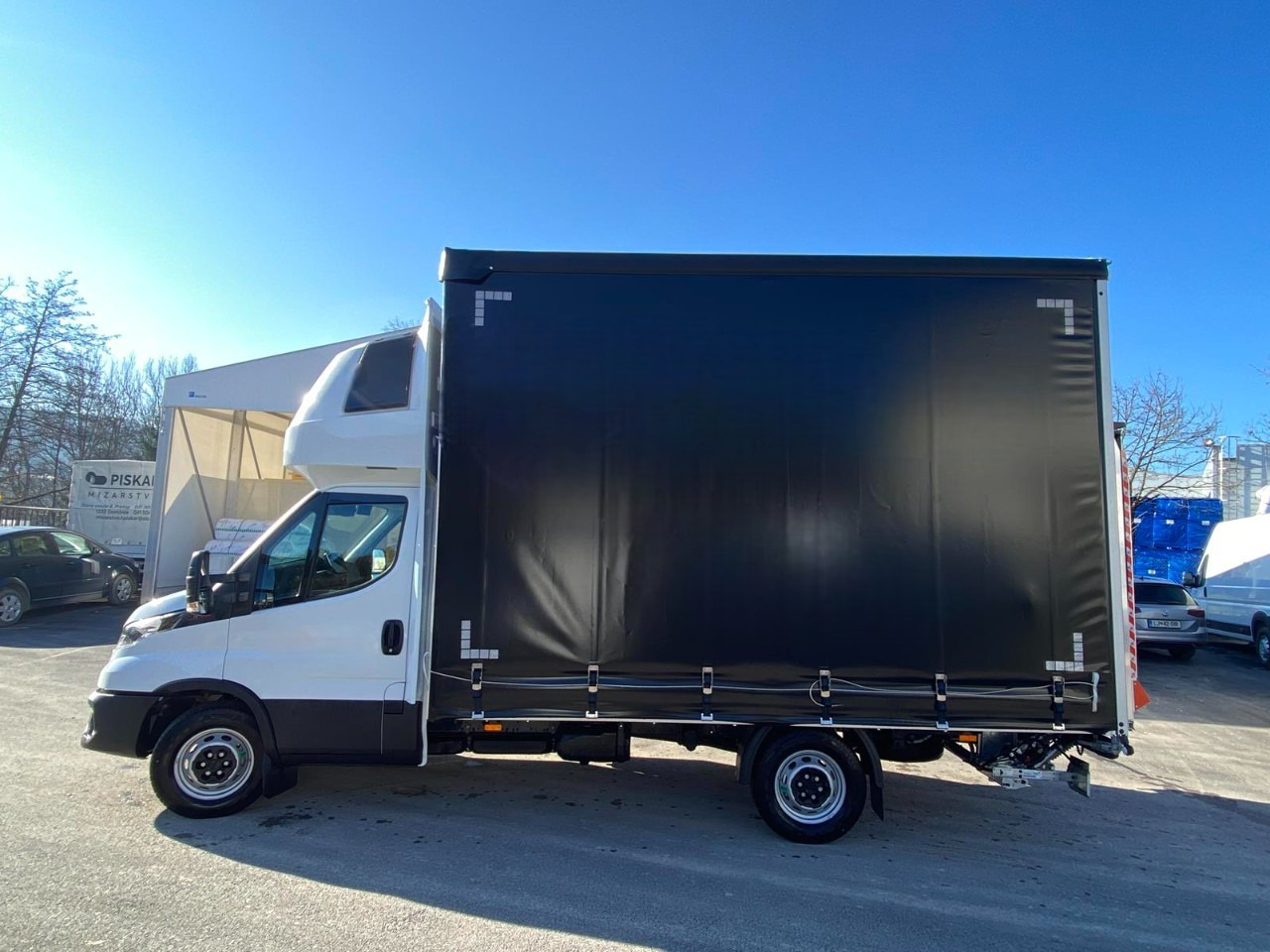 New Curtain side van IVECO DAILY 35S18HP  D30C | PRITSCHE PLANE + SCHLAFKABINE + LADERAMPE: picture 6
