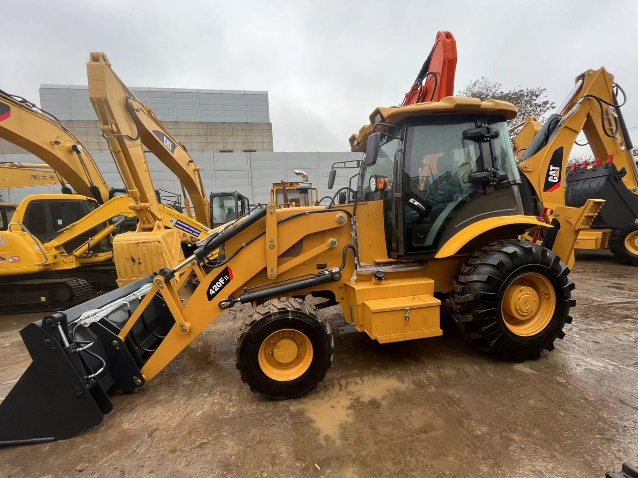 Caterpillar 420F Backhoe CAT 420F2 New Backhoe Loaders JCB 3CX 4CX - Backhoe loader: picture 1 Caterpillar 420F Backhoe CAT 420F2 New Backhoe Loaders JCB 3CX 4CX - Backhoe loader: picture 1
