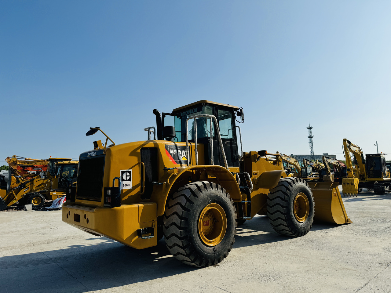 Caterpillar CAT 966 966H 966F 966G 6 Ton Used Wheel Loader and Similar Front Loaders Are Ready to Work - Wheel loader: picture 1 Caterpillar CAT 966 966H 966F 966G 6 Ton Used Wheel Loader and Similar Front Loaders Are Ready to Work - Wheel loader: picture 1