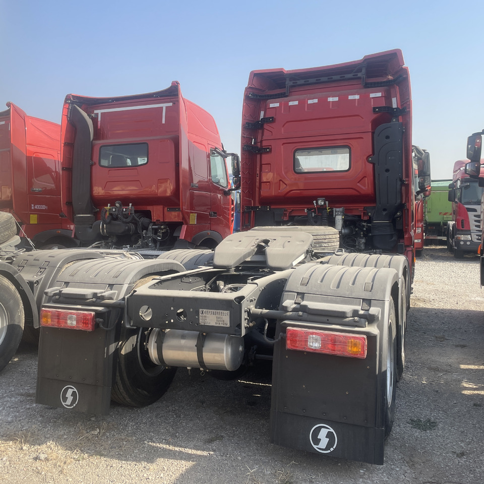 Shacman New or Used (6*4) ,(8*2) (8*4)Semi Truck Head Tractor Head Tipper Head - Tractor unit: picture 1 Shacman New or Used (6*4) ,(8*2) (8*4)Semi Truck Head Tractor Head Tipper Head - Tractor unit: picture 1