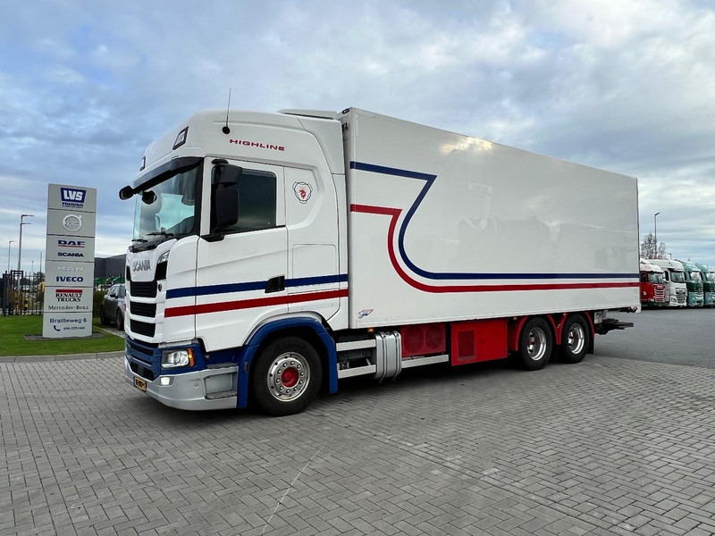 Scania S450 NGT 6x2 Koelwagen Retarder / Dhollandia / Bloenenmaat - Refrigerator truck: picture 1 Scania S450 NGT 6x2 Koelwagen Retarder / Dhollandia / Bloenenmaat - Refrigerator truck: picture 1