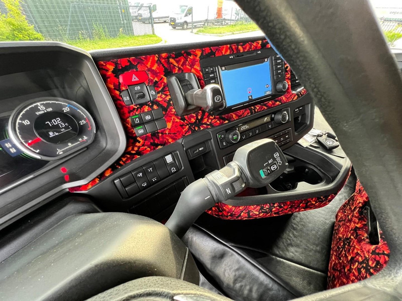 Tractor unit Scania R520 V8 6x2 Trekker WB 295  / Hydraulic / Full Air / Double Boogie: picture 15