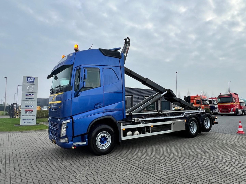 Volvo FH 500 6x2 Containersysteem Dynamic steering / VDL S-25-6600 / Afnetsysteem - Hook lift truck: picture 1 Volvo FH 500 6x2 Containersysteem Dynamic steering / VDL S-25-6600 / Afnetsysteem - Hook lift truck: picture 1