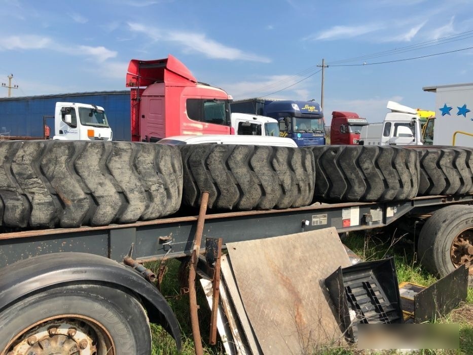 Anvelope Cu 24PR 4 BUC VOLA Incarcator VOLVO KOMATSU JCB - Wheel and tire package: picture 2 Anvelope Cu 24PR 4 BUC VOLA Incarcator VOLVO KOMATSU JCB - Wheel and tire package: picture 2