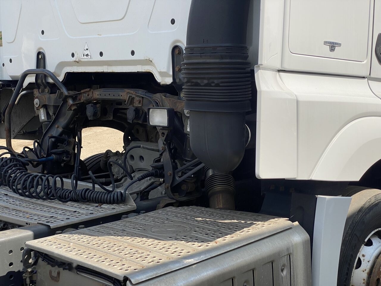 Mercedes-Benz ACTROS 1843 4x2 MP4 STANDARD / 650 km / 24% consumption / TOPPP - Tractor unit: picture 4 Mercedes-Benz ACTROS 1843 4x2 MP4 STANDARD / 650 km / 24% consumption / TOPPP - Tractor unit: picture 4
