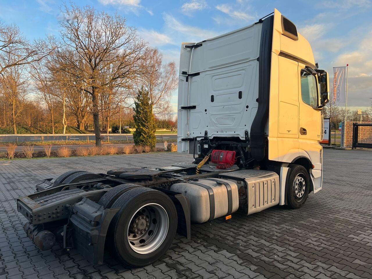 Mercedes-Benz Actros 1842 MP4 - Tractor unit: picture 3 Mercedes-Benz Actros 1842 MP4 - Tractor unit: picture 3