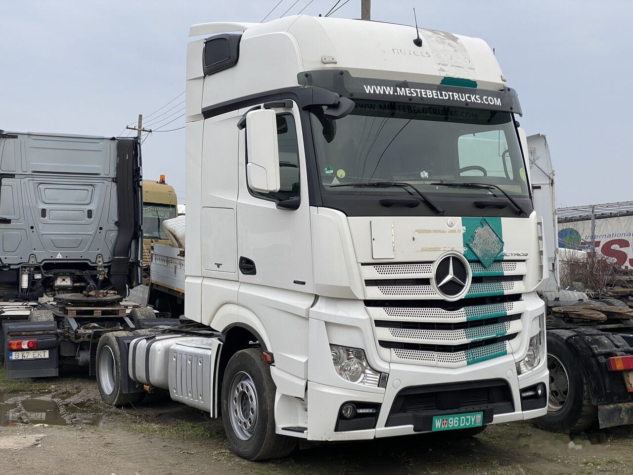 Mercedes-Benz Cap tractor MERCEDES-BENZ TOP Actros 1842 MP4 Klima MegaSpace - Tractor unit: picture 1 Mercedes-Benz Cap tractor MERCEDES-BENZ TOP Actros 1842 MP4 Klima MegaSpace - Tractor unit: picture 1