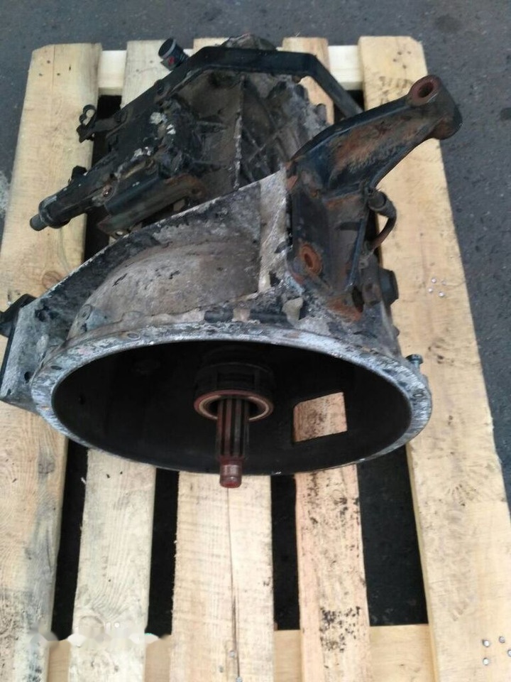 ZF 5S-42 MAN - Gearbox for Truck: picture 1 ZF 5S-42 MAN - Gearbox for Truck: picture 1