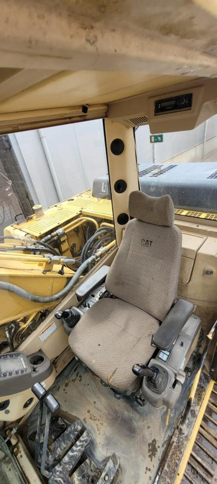 Crawler excavator Caterpillar 318BL: picture 19