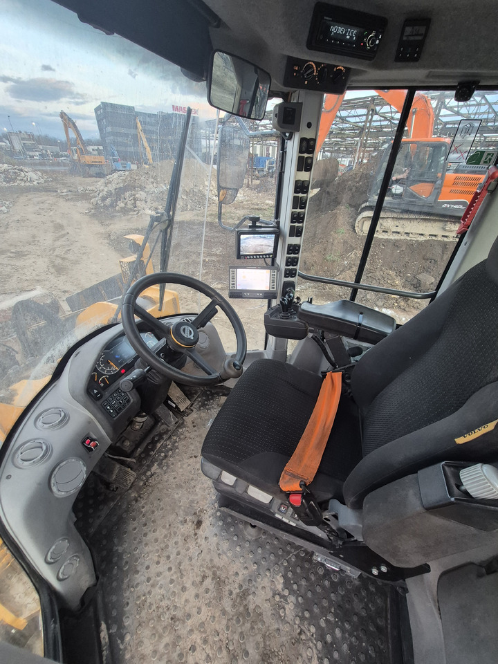 Wheel loader VOLVO L180H: picture 13