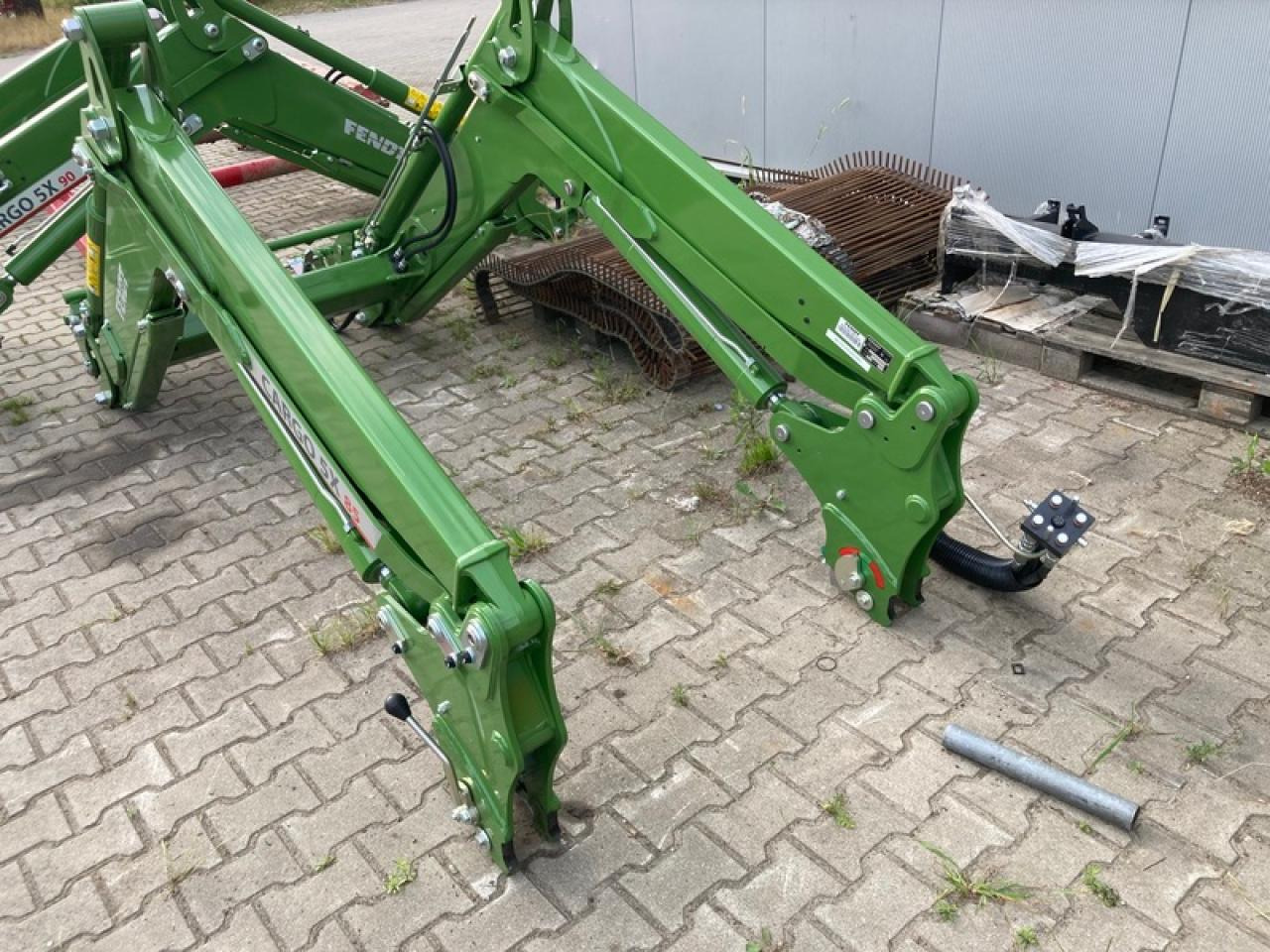 Fendt FRONTLADER CARGO 5X85 - Front loader for tractor: picture 2 Fendt FRONTLADER CARGO 5X85 - Front loader for tractor: picture 2