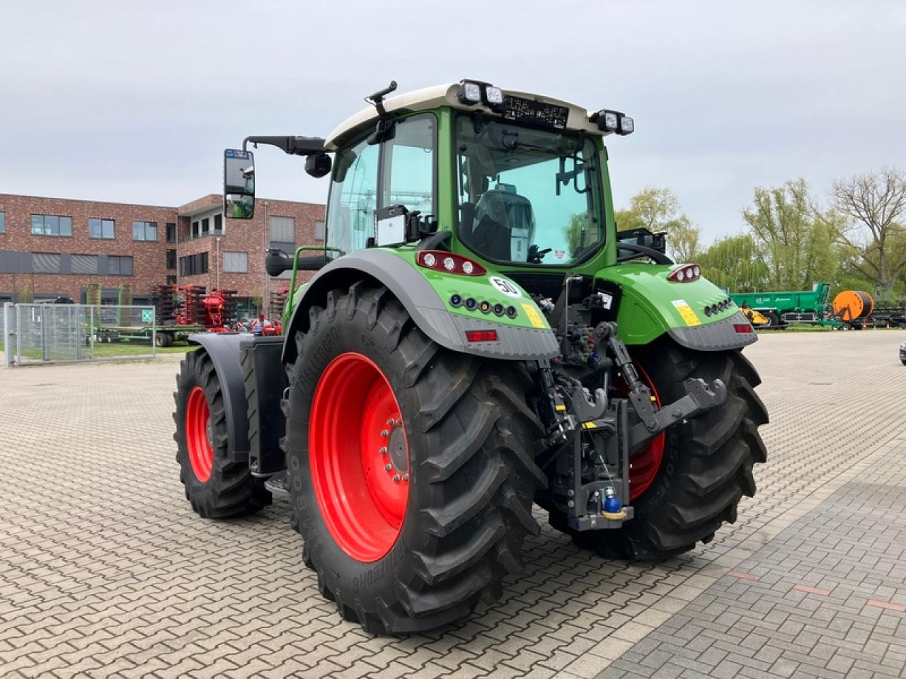 Fendt VARIO 724 GEN 6 PROFI PLUS SET 2 - Farm tractor: picture 3 Fendt VARIO 724 GEN 6 PROFI PLUS SET 2 - Farm tractor: picture 3