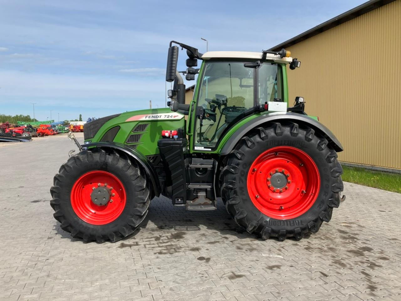 Fendt VARIO 724 PROFIPLUS RTK - Farm tractor: picture 2 Fendt VARIO 724 PROFIPLUS RTK - Farm tractor: picture 2