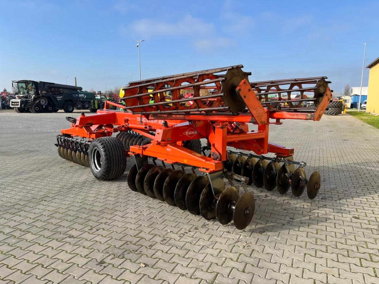 Kuhn XM 36/660 - Disc harrow: picture 2 Kuhn XM 36/660 - Disc harrow: picture 2