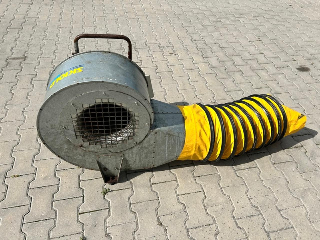 / STROHGEBLÄSE - Livestock equipment: picture 2 / STROHGEBLÄSE - Livestock equipment: picture 2