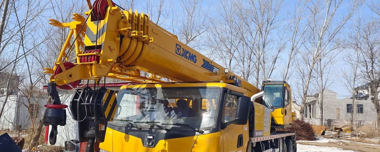 XCMG - Mobile crane: picture 1 XCMG - Mobile crane: picture 1
