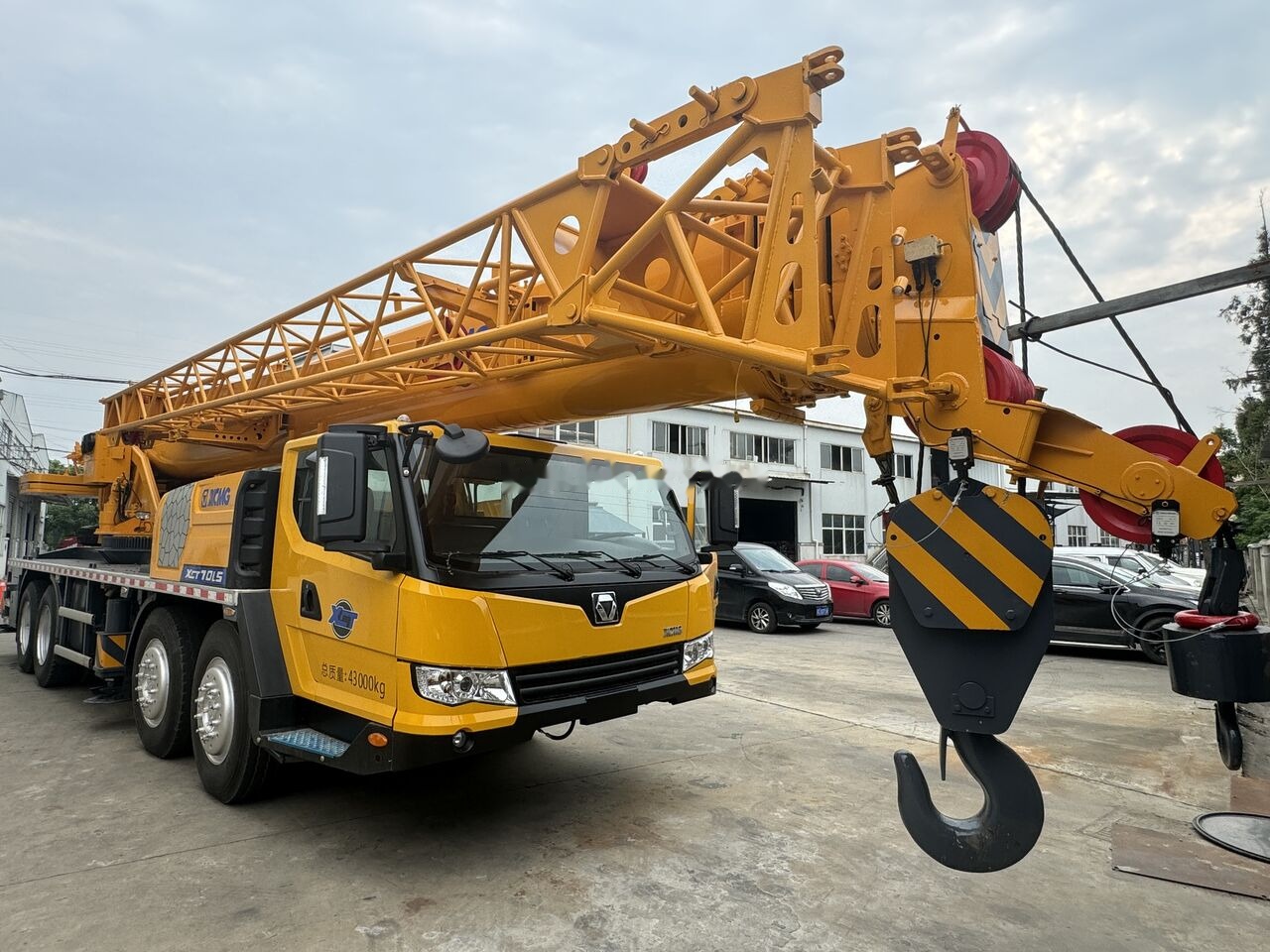 XCMG XCT70 25ton 50ton 70ton 130ton - Mobile crane: picture 1 XCMG XCT70 25ton 50ton 70ton 130ton - Mobile crane: picture 1