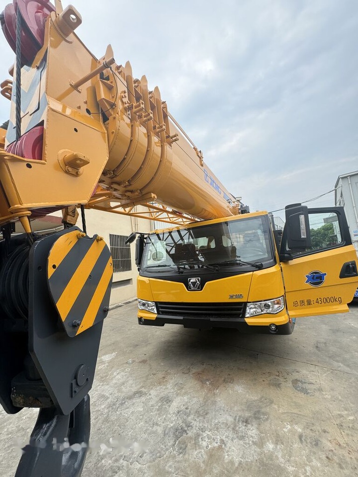 XCMG XCT70 25ton 50ton 70ton 130ton - Mobile crane: picture 2 XCMG XCT70 25ton 50ton 70ton 130ton - Mobile crane: picture 2