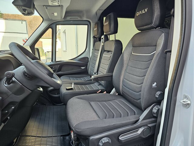 IVECO Daily 35S18HA8V DOKA Hi-Matic 12m³ 2xSchiebetür... - Panel van, Combi van: picture 3 IVECO Daily 35S18HA8V DOKA Hi-Matic 12m³ 2xSchiebetür... - Panel van, Combi van: picture 3