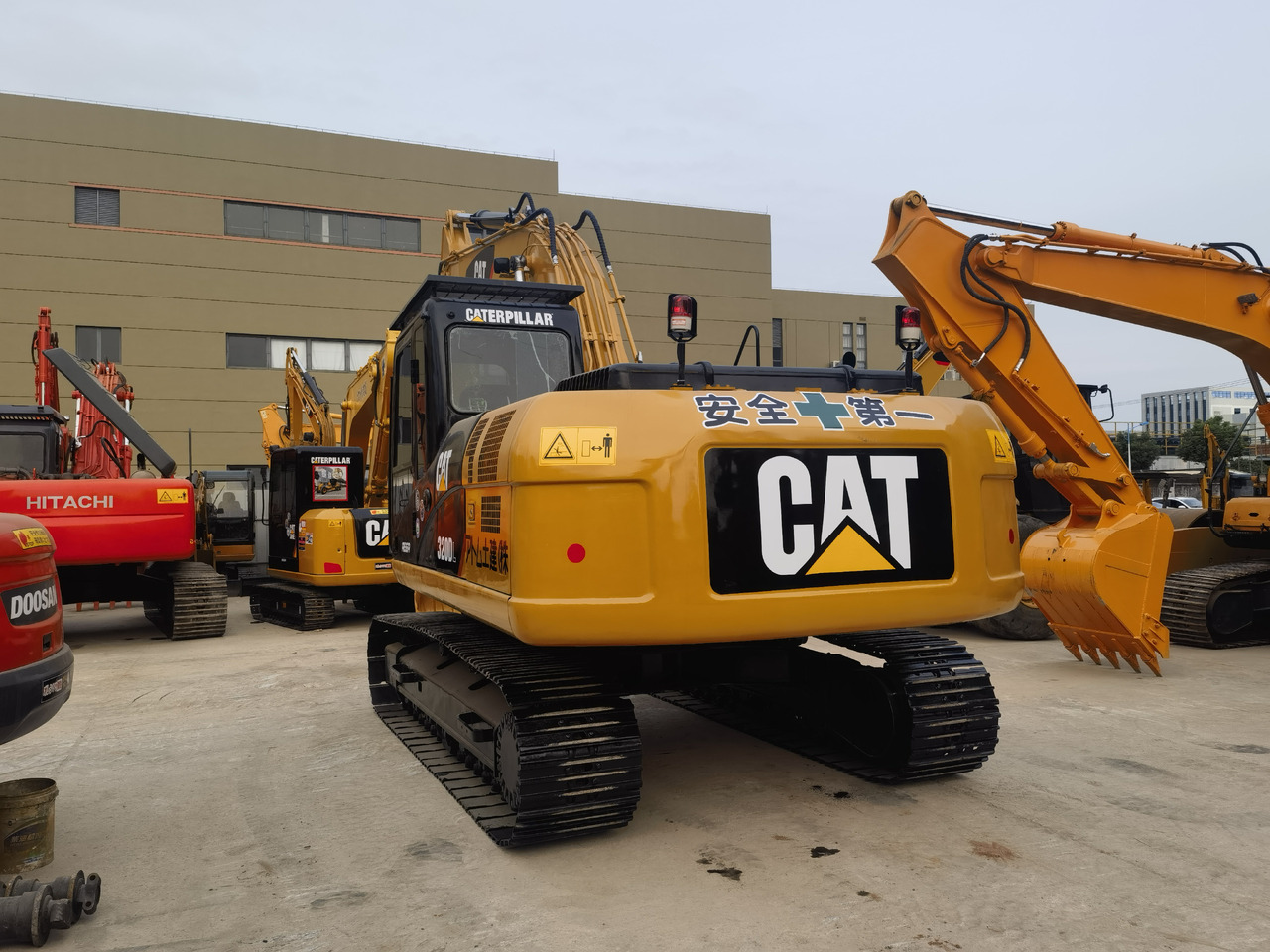 CAT 320DL Excavator - Crawler excavator: picture 4 CAT 320DL Excavator - Crawler excavator: picture 4