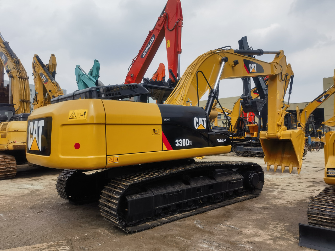 CAT 330D2L Excavator - Crawler excavator: picture 2 CAT 330D2L Excavator - Crawler excavator: picture 2