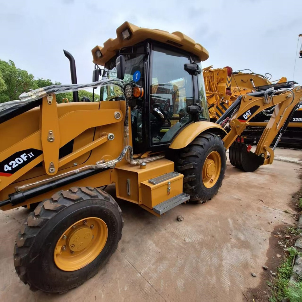 CAT 420F Backhoe Loader - Backhoe loader: picture 1 CAT 420F Backhoe Loader - Backhoe loader: picture 1